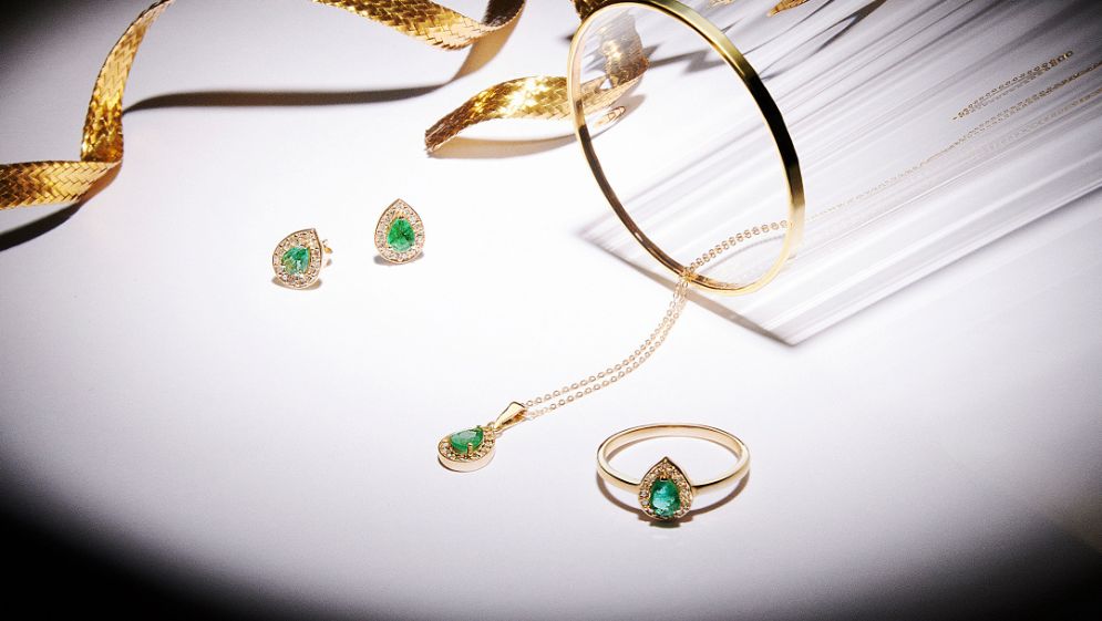 Discover the different green gemstones.