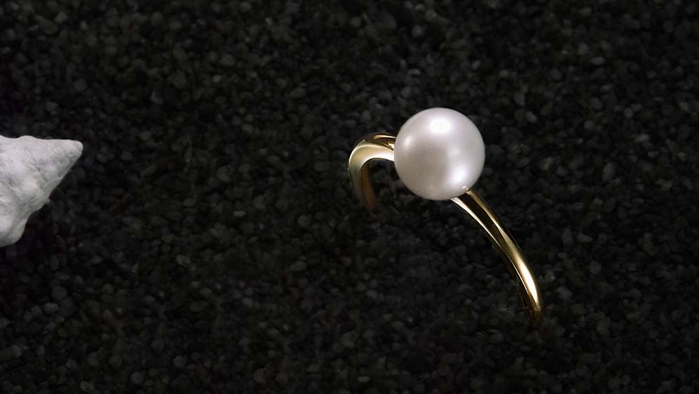 The June Birthstone: The Pearl