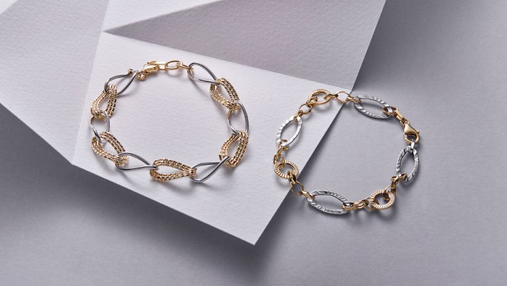 Do you dare to combine gold and silver jewelry?