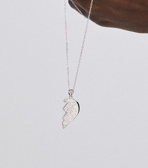  What does the heart represent in Valentine's jewelry?